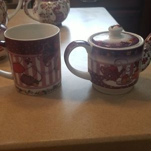 Tea for 1 teapot & mug Red Hat Society Paul Cardew Design Tea- Time